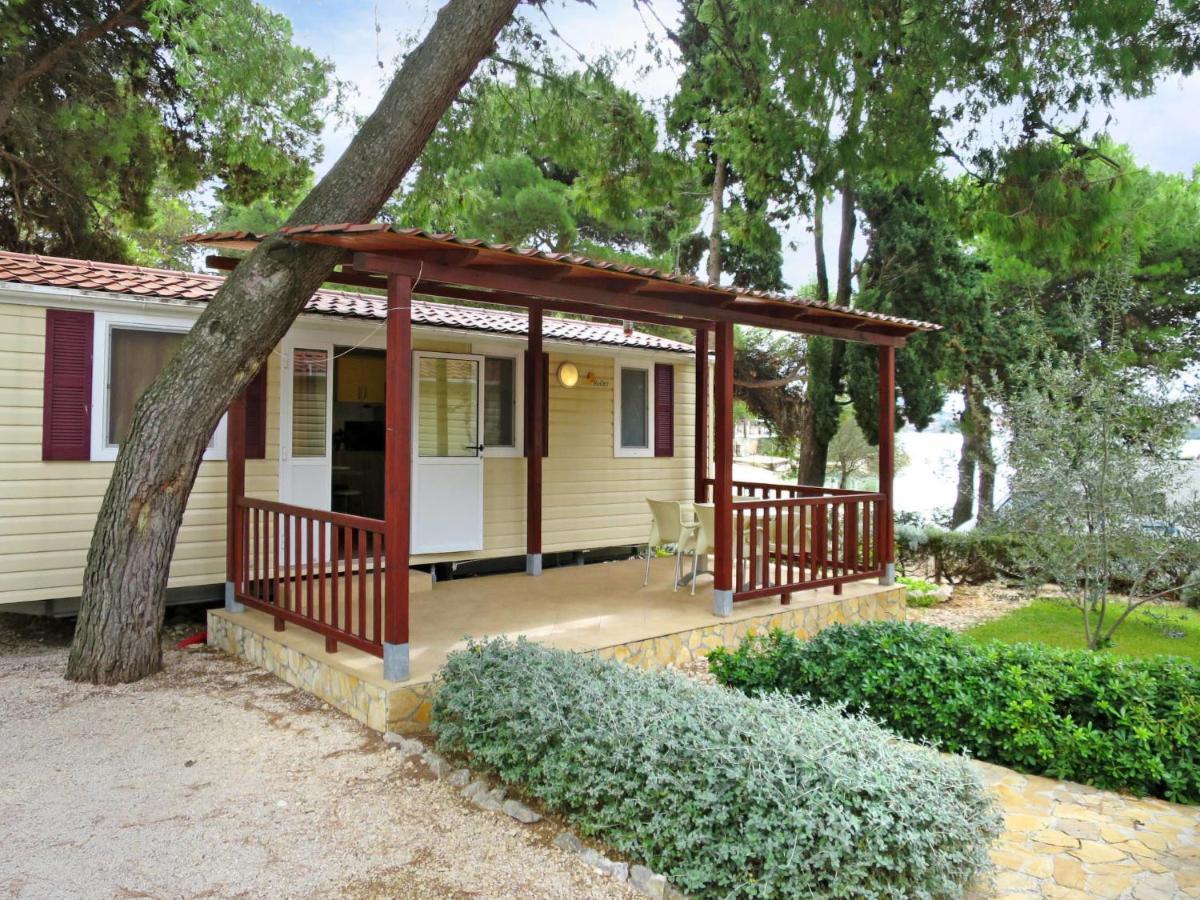 Holiday Home Camp Rozac - Tgr215 Trogir Kültér fotó